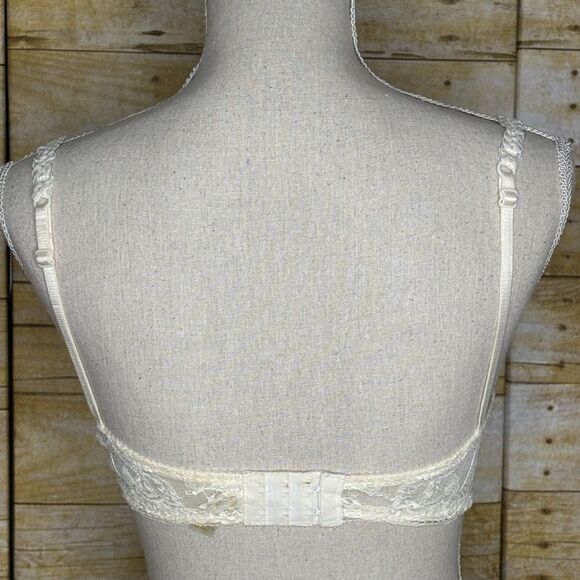 VICTORIA'S SECRET VINTAGE GOLD LABEL LACE LIGHTLY LINED UNDERWIRE BRA SZ. 34C - Picture 3 of 4